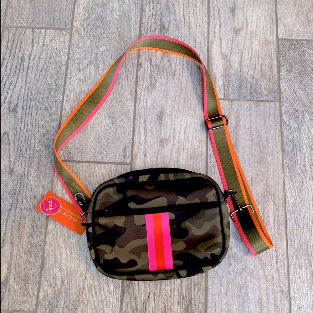 drew show off / compact crossbody